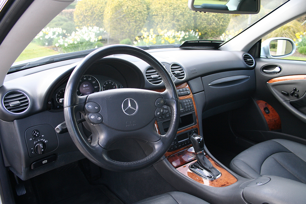 Left hand drive car MERCEDES CLK CLASS (01/02/2003) - 